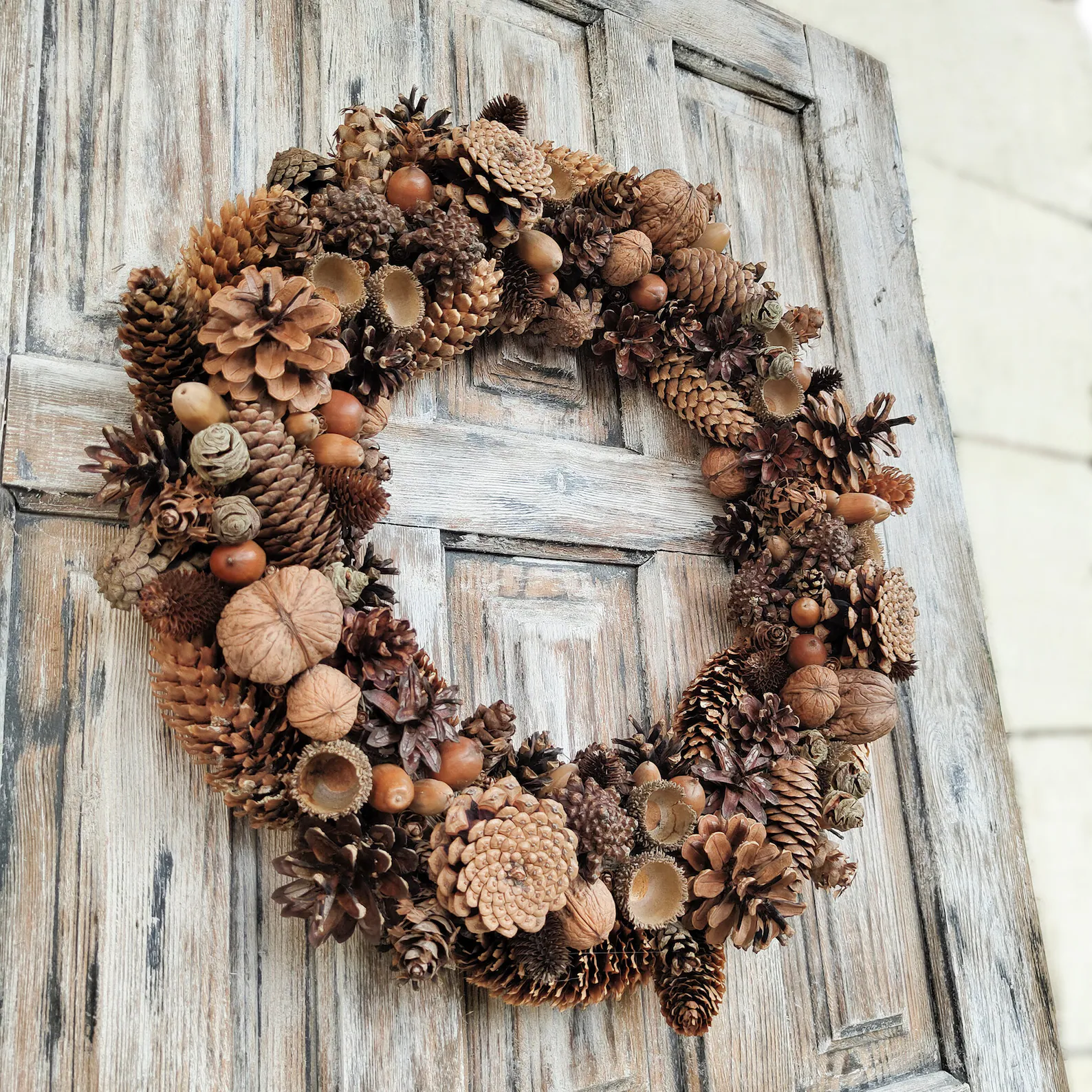 Miniatura wieniec z szyszek